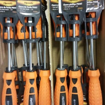 Chaves de fenda e Phillips